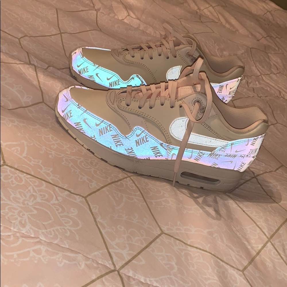 Nike Air Max 1 LX Guava Ice